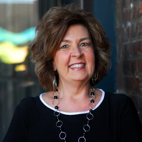 Instructor Beth Glosson